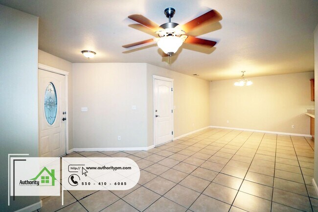 Foto del edificio - 21939 Chimney Rock Dr