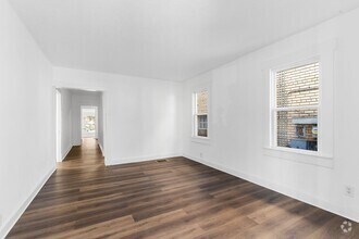 Building Photo - 3042 Greenwood Ave