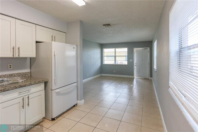 Foto del edificio - 3940 SW 51st St