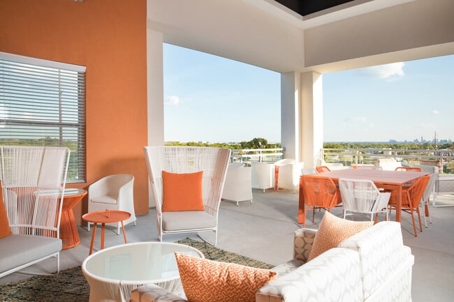 Sky Lounge Space - Crestview Commons Apartments