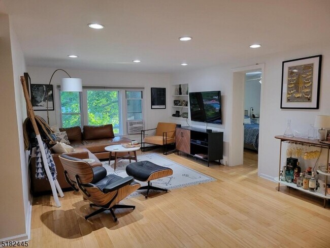 Foto del edificio - 25 Prospect Ave