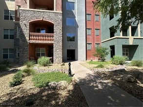 Building Photo - 26 E Serene Ave