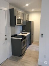 Building Photo - 19 Sidonia Ave