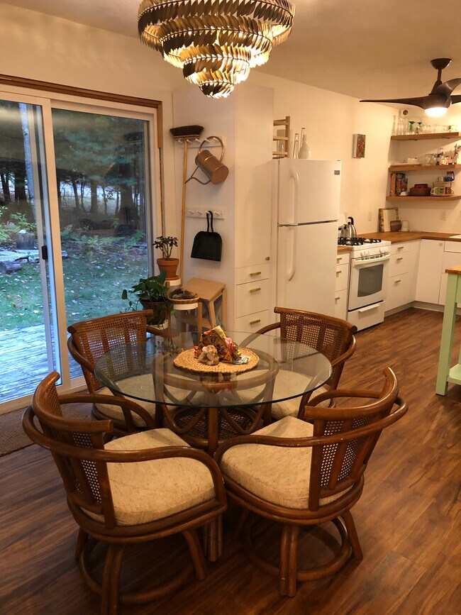 Dining/Kitchen - 19150 White Pine Dr