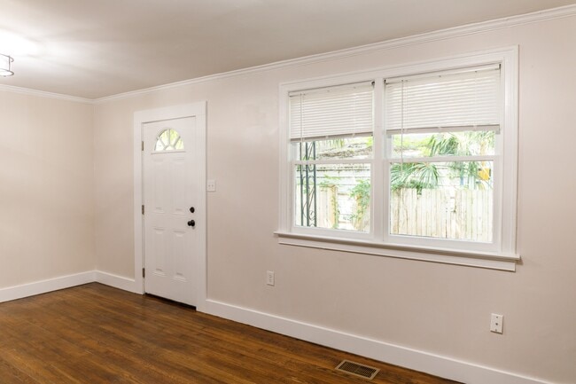 Building Photo - 1558 Orange Grove Rd