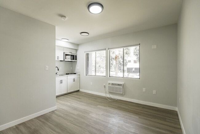 Interior Photo - 1253 Havenhurst Drive