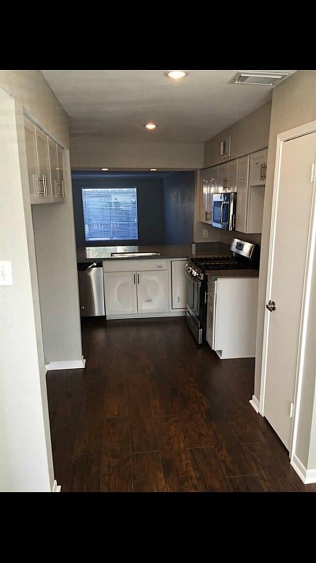 Foto del edificio - 15314 Gorham Dr
