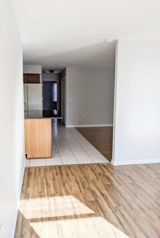 Building Photo - 10 Elm Ct