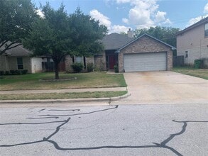Building Photo - 2610 Willow Way