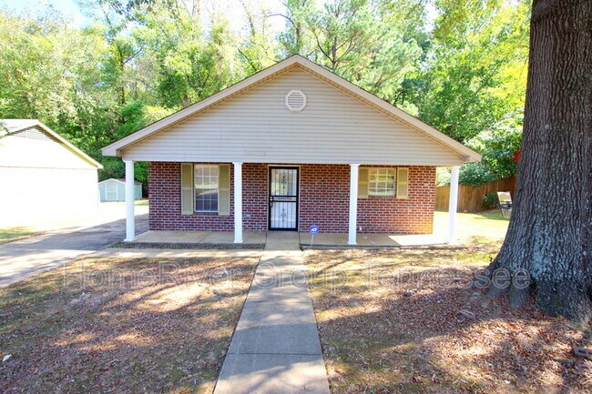 Building Photo - 3878 Winwood Dr
