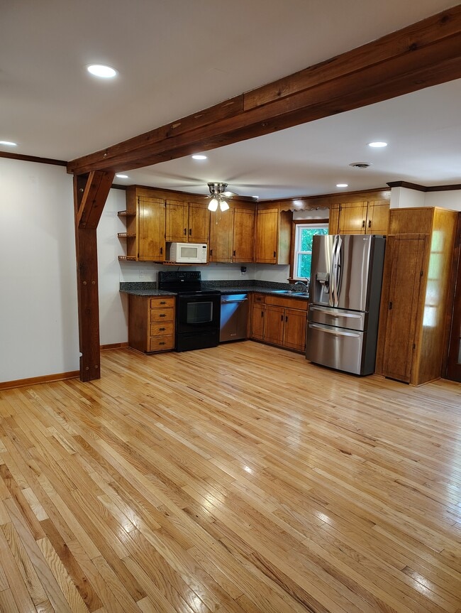 Building Photo - 109 Long Rifle Rd