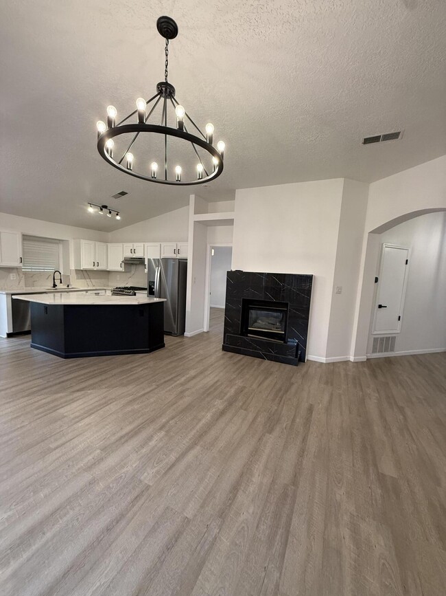 Building Photo - 7616 Copperfield Dr NE