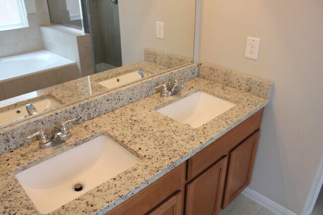 Foto del edificio - House for lease in Katy, Easy access to 99...