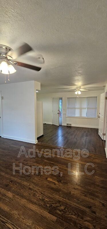 Building Photo - 11410 Palmer Ave