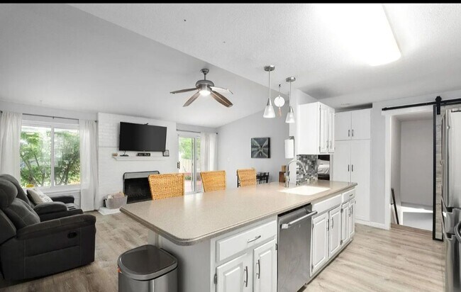Foto del edificio - 3119 N Bayberry St
