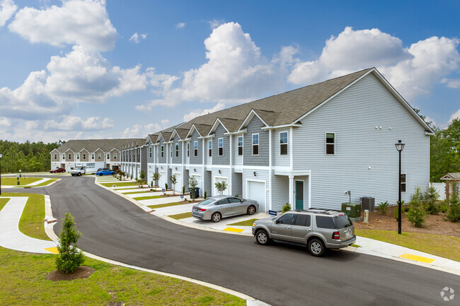 Building view. - Bell's Lake Townhomes