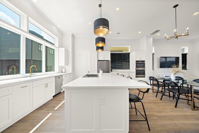 Foto del edificio - 907 W 16th St