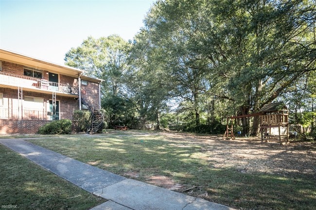 Building Photo - 1549 Knox Dr SE