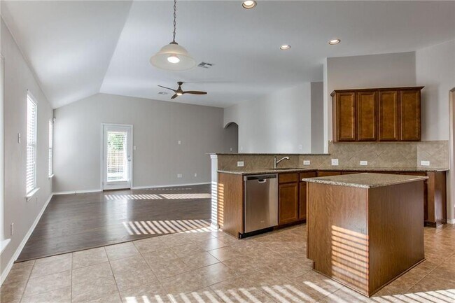 Building Photo - 799 Clear Springs Hollow