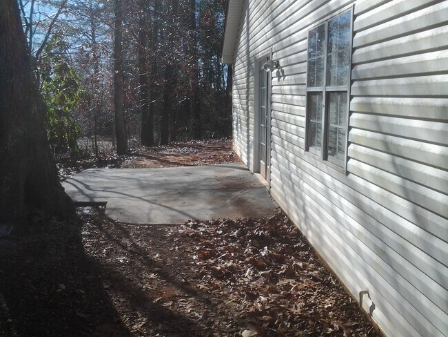 Building Photo - 6227 Dorsett Shoals Rd