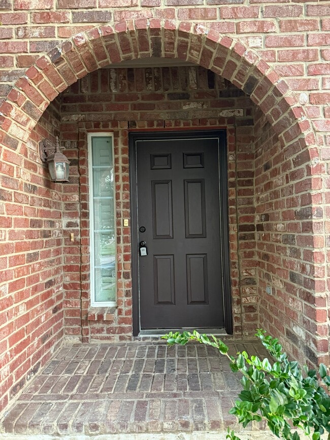 Building Photo - 1940 Cliffrose Dr