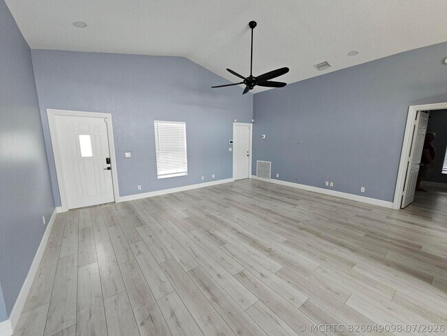 Foto del edificio - 6131 Robinson St
