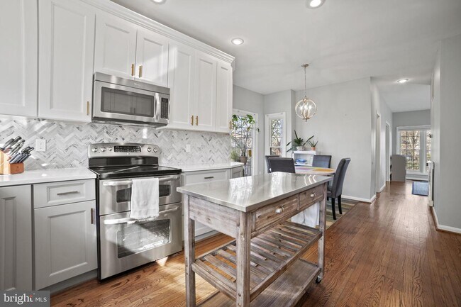 Building Photo - 21224 Sweetgrass Way