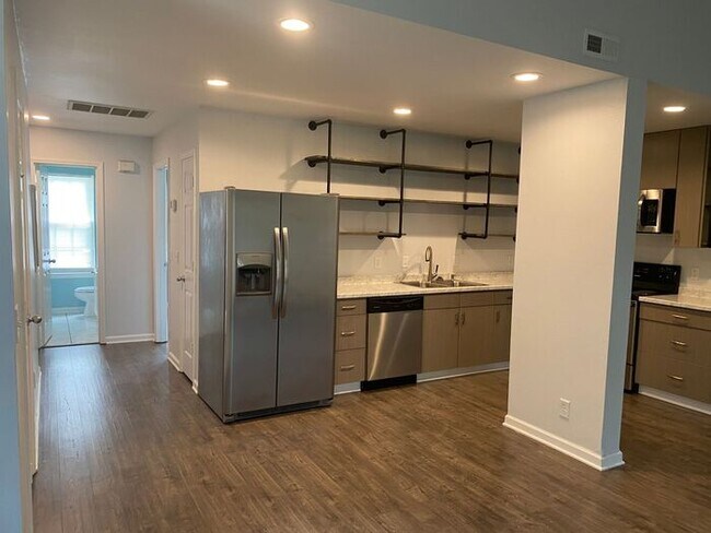 Building Photo - Village Square Off Market St/Kerr Ave 3BR,...