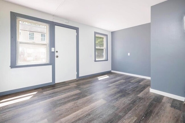 Building Photo - 5 Decker Pl