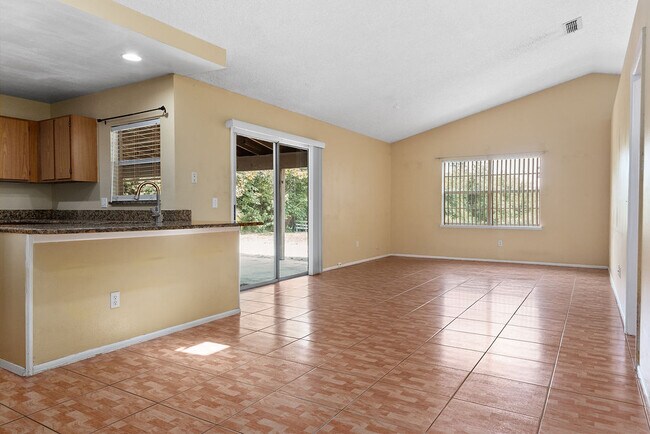 Foto del edificio - 1465 Eden Dr