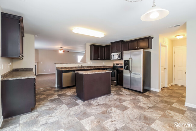 Building Photo - 1611 Haddington Point Drive, Kernersville,...