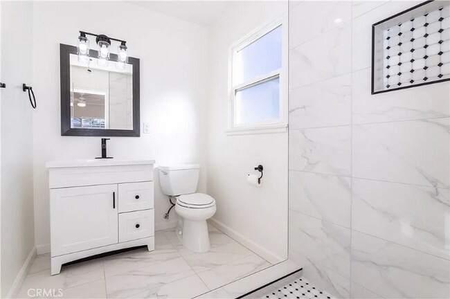 Foto del edificio - 7916 Limerick Ave