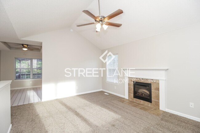 Building Photo - 207 Oakwood Pl
