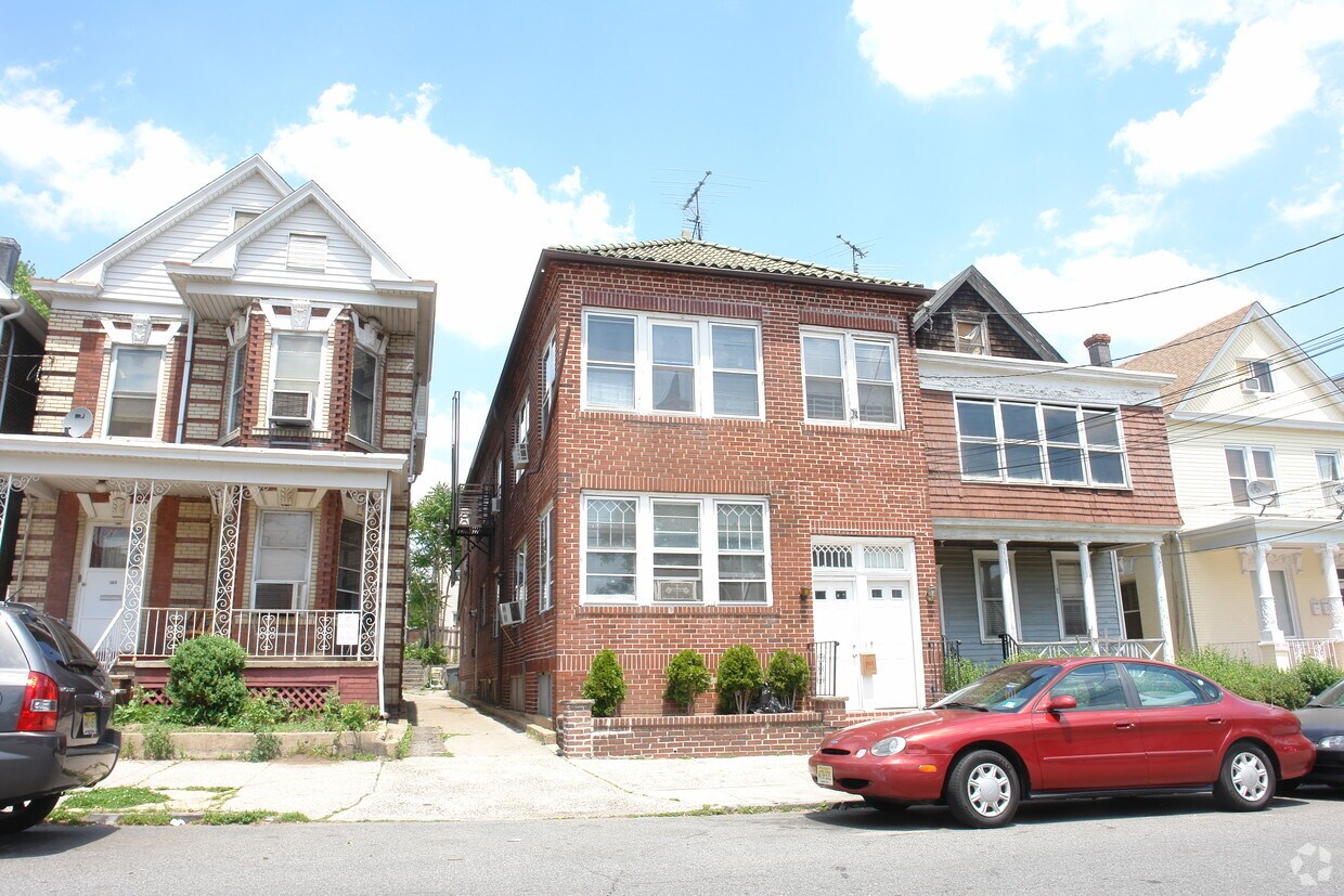 Primary Photo - 358 Lawrie St