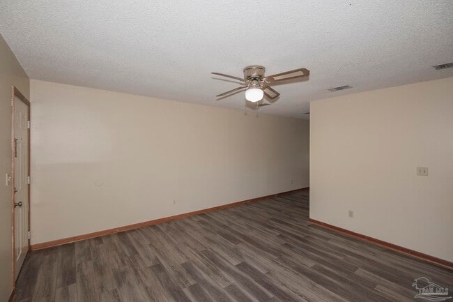 Foto del edificio - 496 Lownde Ave