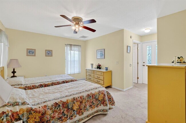 Building Photo - 2824 Summervale Dr