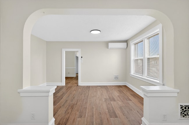 Foto del edificio - 5803 S Kings Highway Blvd