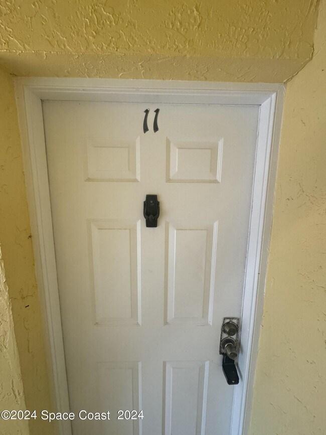 Building Photo - 592 N Wickham Rd