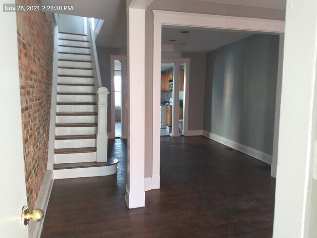 Foto del edificio - 209 N Ellwood Ave
