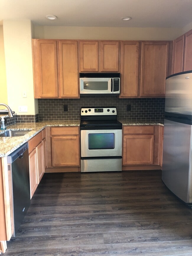 Kitchen - 4443 S Independence St