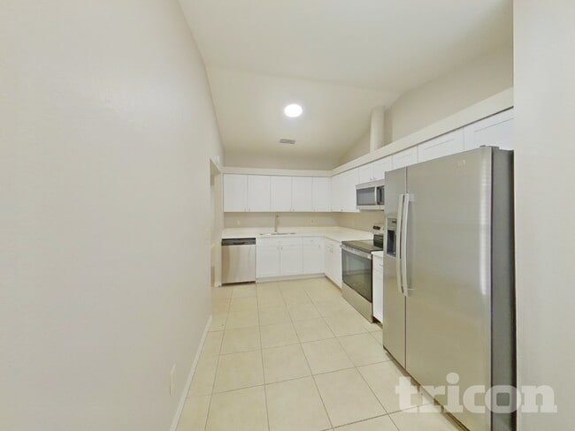 Foto del edificio - 3109 Camphor Dr