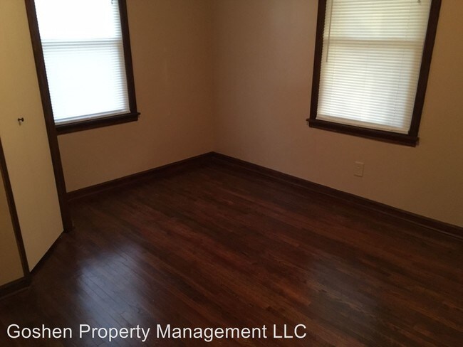 Building Photo - 2 br, 1 bath House - 130 E 86th St S