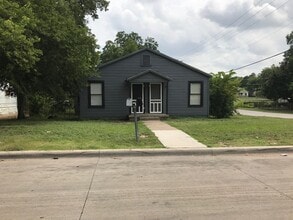Building Photo - 3300 Hanger Ave
