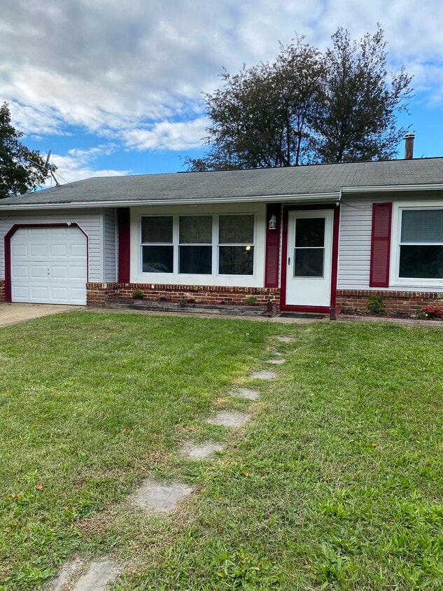 Primary Photo - 14 Jackson Ln
