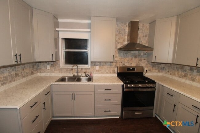 Building Photo - 2104 Brantley Ave