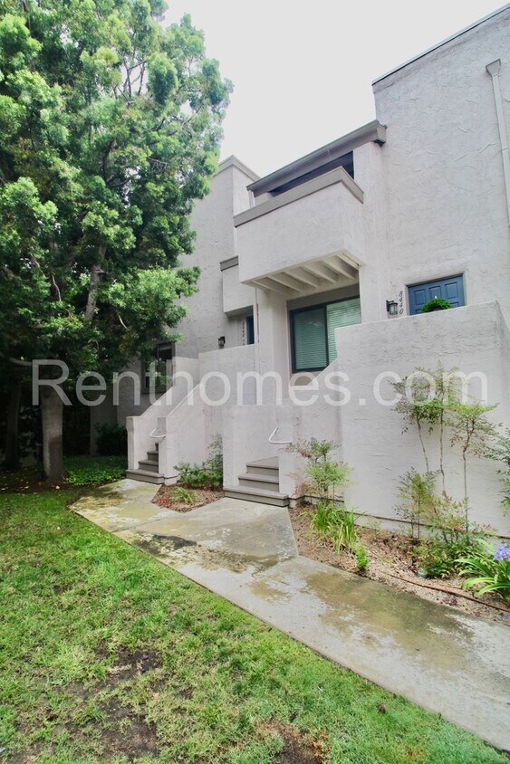 Primary Photo - La Jolla, 8440 Via Sonoma #78 - Ideal Loca...