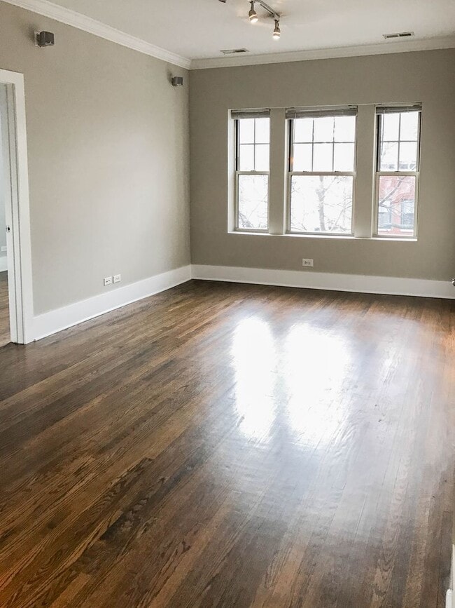 Building Photo - 3453 N Wolcott Ave