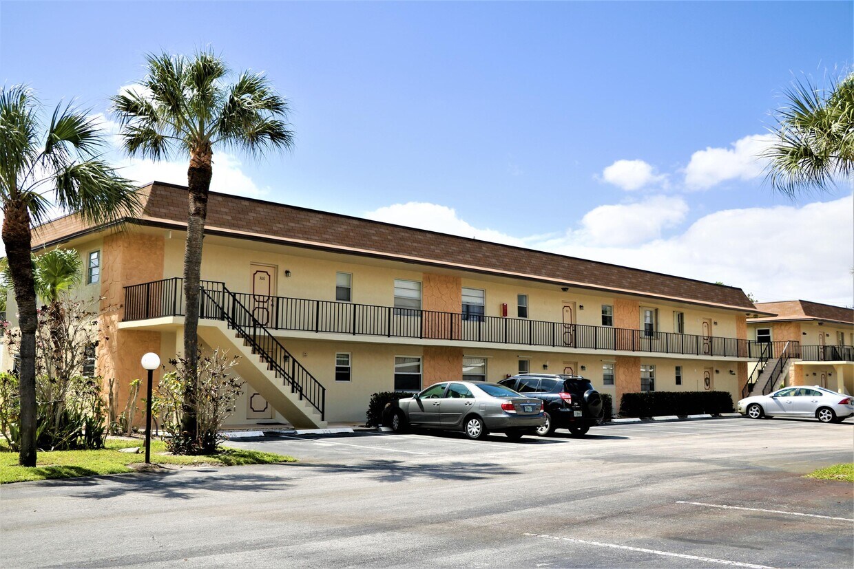 Primary Photo - 720 N Dixie Hwy