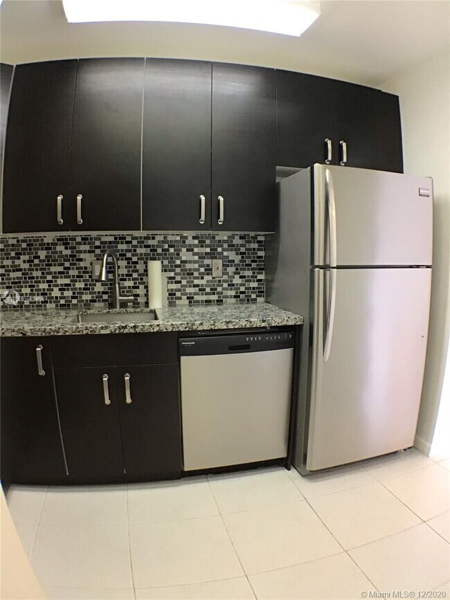 Foto del edificio - 5800 NE 22nd Way