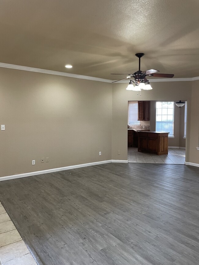 Building Photo - 2500 Westwood Ct